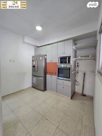 דירת גן, רמת יקנעם, יקנעם עילית