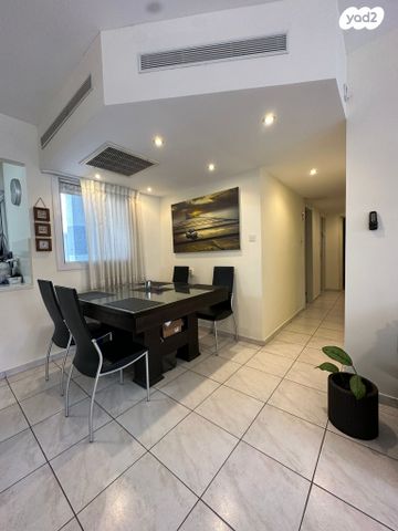 דירה, לוי אשכול, גלי הים, נתניה