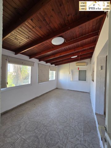 דירת גן, רמת יקנעם, יקנעם עילית