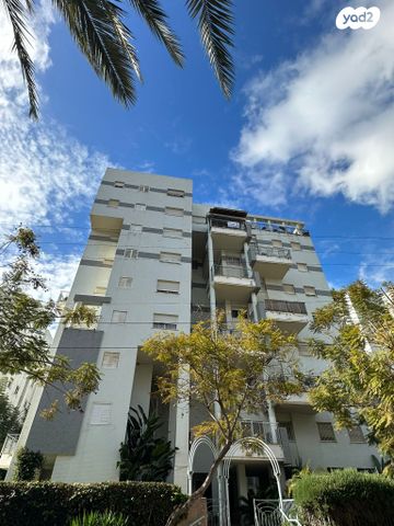 דירה, לוי אשכול, גלי הים, נתניה