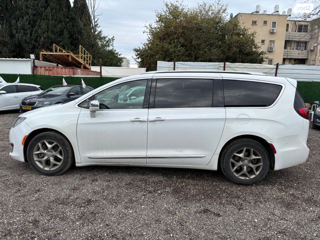 מודעת רכב קרייזלר פסיפיקה 1