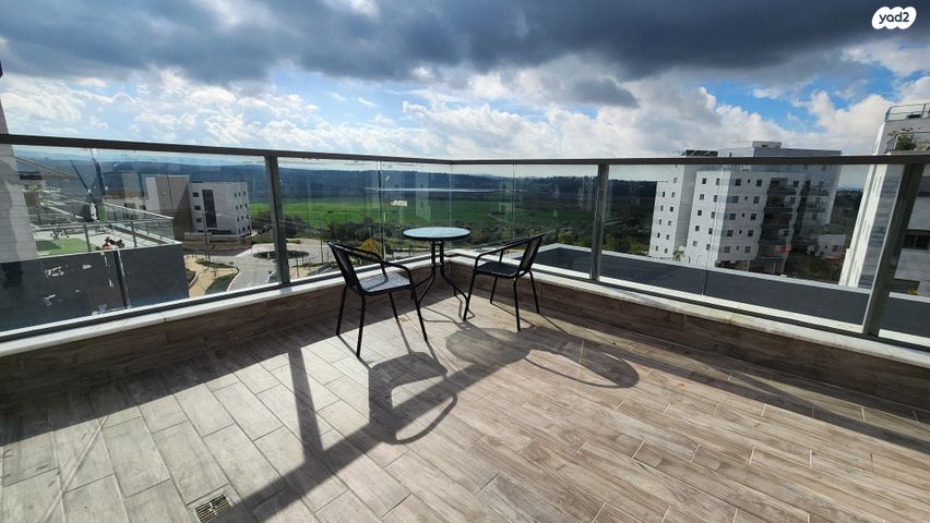 גג/ פנטהאוז, בצוותא, חריש