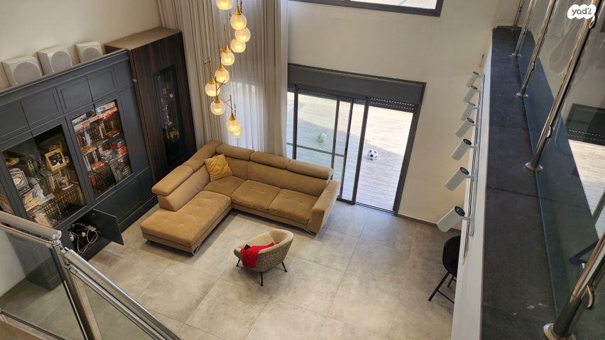 גג/ פנטהאוז, בצוותא, חריש