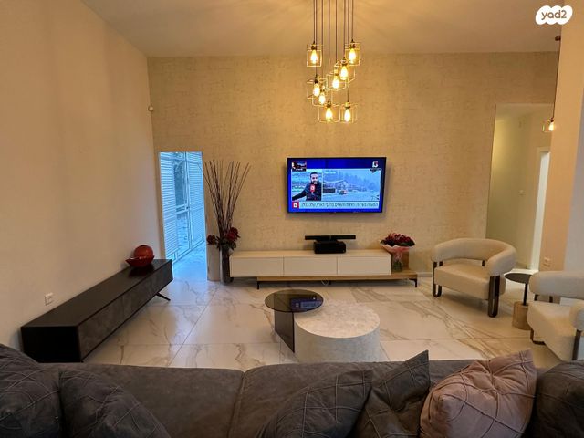 בית פרטי/ קוטג', חופית, מעוף, ערד