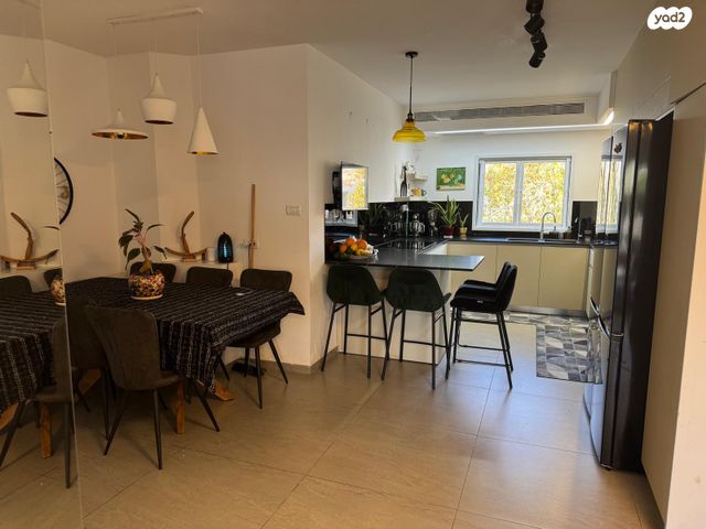 קרית הפרחים - 2005