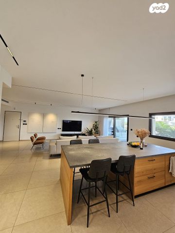 דירה, תל מונד