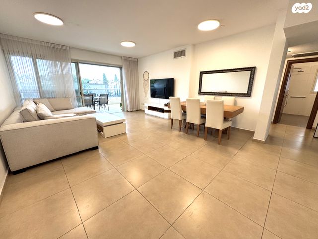 בן גוריון 24