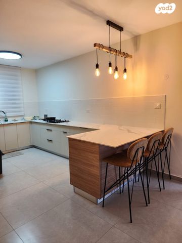 גג/ פנטהאוז, ניסן 24, נווה הדרים, אשקלון