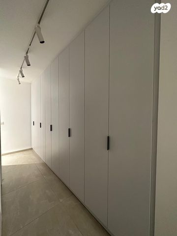 דירה, ד"ר יואכים כספרי, חיפה