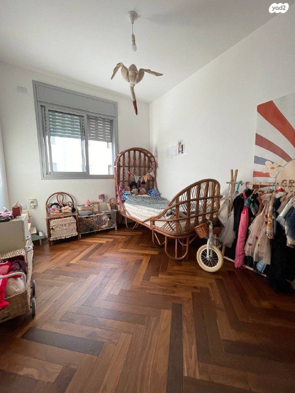 דירה, אורי אלמוג, קרית רבין, חולון