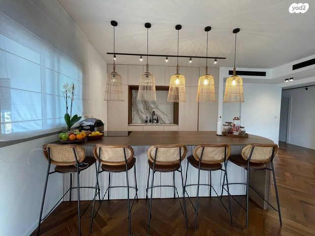 דירה, אורי אלמוג, קרית רבין, חולון