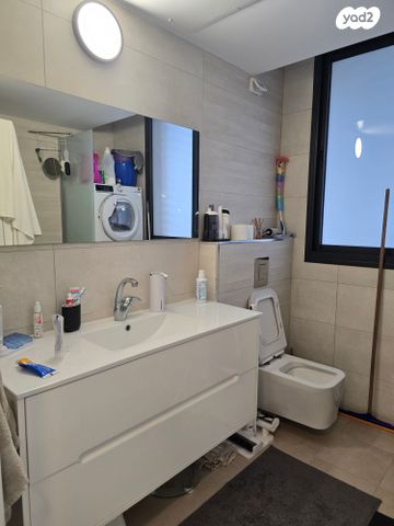 דירה, הדר, הרצליה הירוקה, נווה עובד, הרצליה