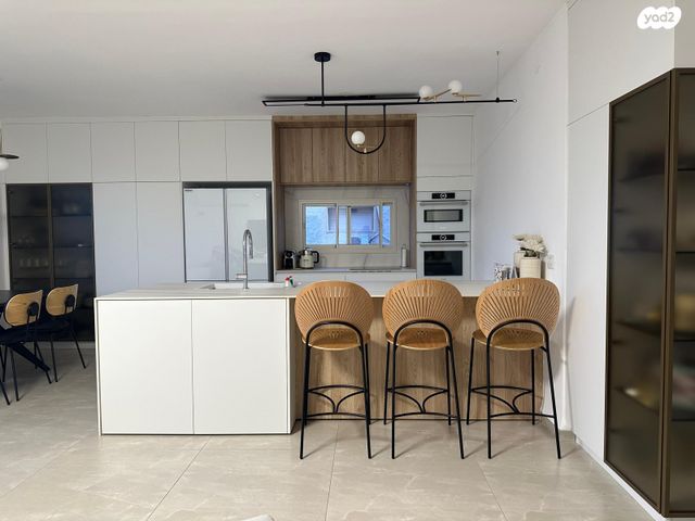 דירה, ד"ר יואכים כספרי, חיפה