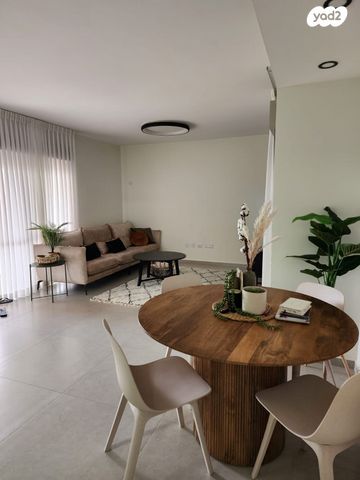 גג/ פנטהאוז, ניסן 24, נווה הדרים, אשקלון