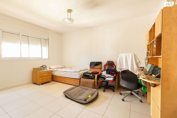 גג/ פנטהאוז, רחובות ההולנדית, רחובות