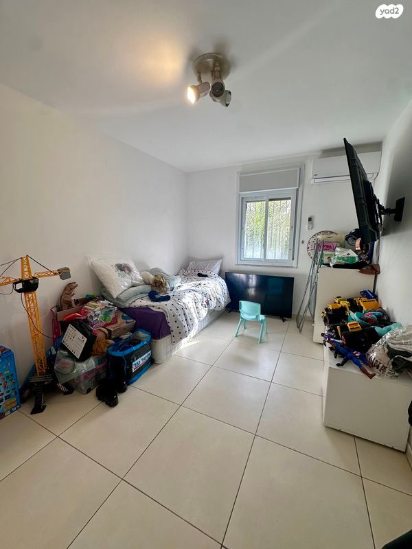 דירת גן, אפרסמון, גילה, ירושלים