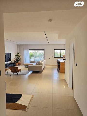 דירה, תל מונד