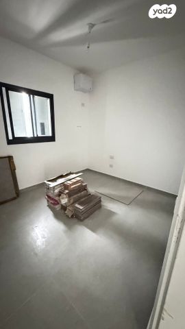 דירה, י"א באדר, רמת גן