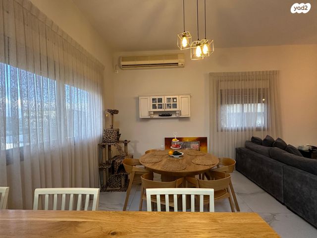 בית פרטי/ קוטג', חופית, מעוף, ערד