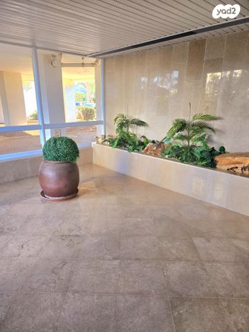 דירה, שדרות ברוך בוארון 6, חדרה