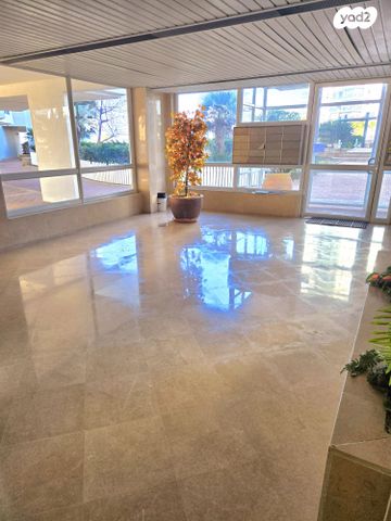 דירה, שדרות ברוך בוארון 6, חדרה