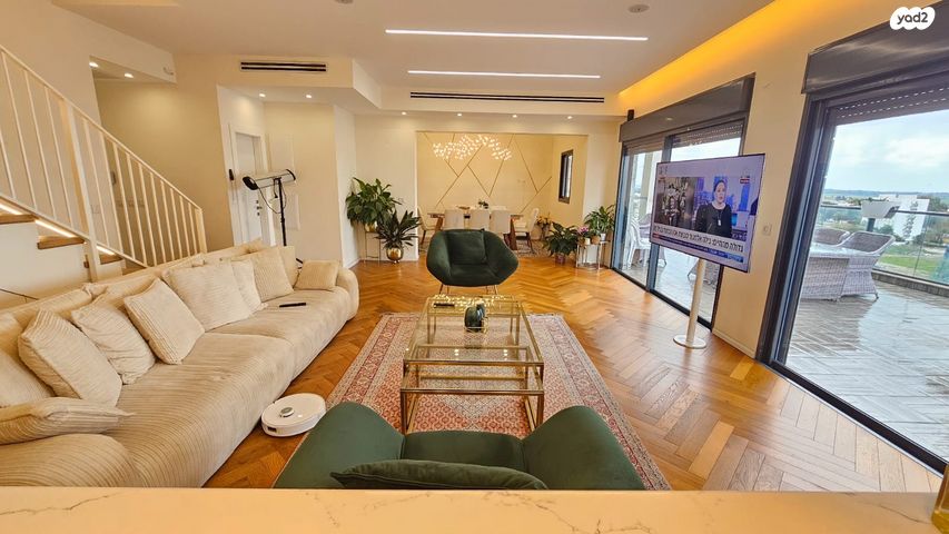 גג/ פנטהאוז, יעקב תמרי, חצרות המושבה, רחובות