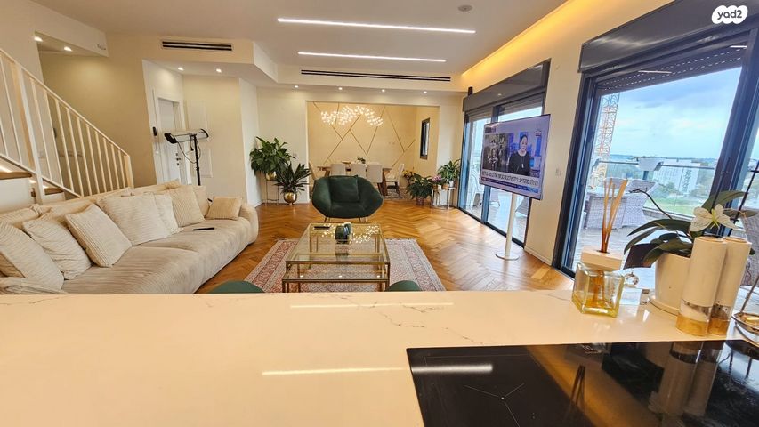 גג/ פנטהאוז, יעקב תמרי, חצרות המושבה, רחובות