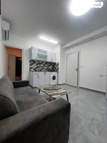 דרך יד לבנים 176