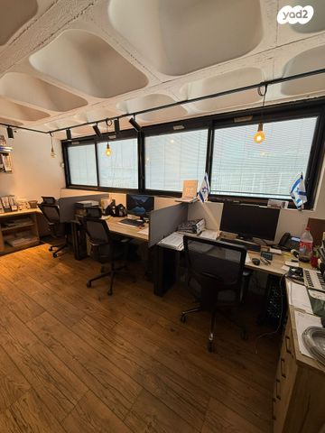 מבני תעשיה, פתח תקווה