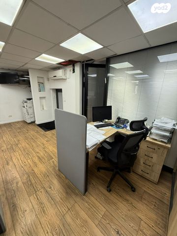 מבני תעשיה, פתח תקווה