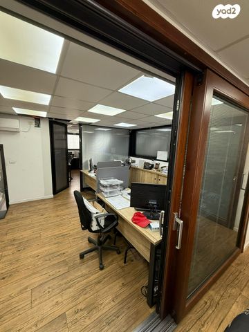 מבני תעשיה, פתח תקווה