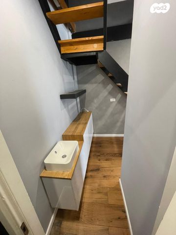 חנויות/ שטח מסחרי, ראובן ברקת, צפון מזרח מרכז העיר, נתניה