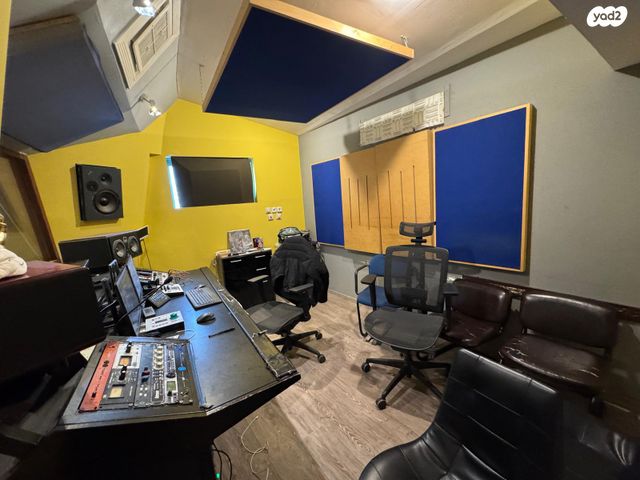 משרדים, הפטיש, טירת כרמל