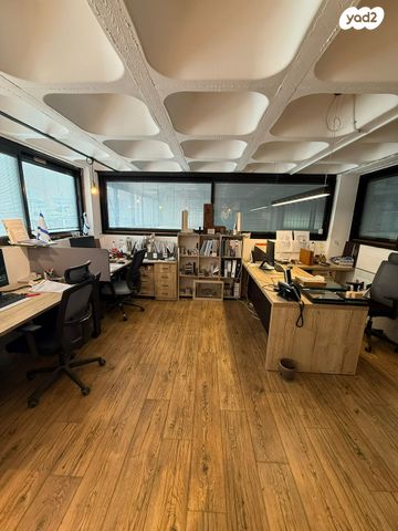 מבני תעשיה, פתח תקווה