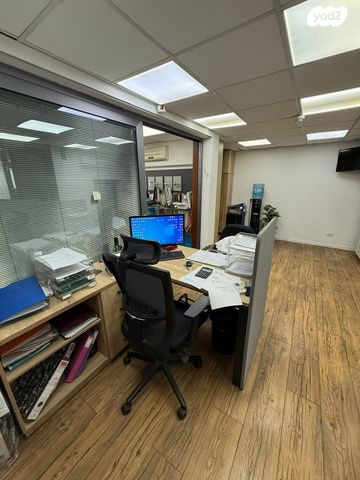 מבני תעשיה, פתח תקווה