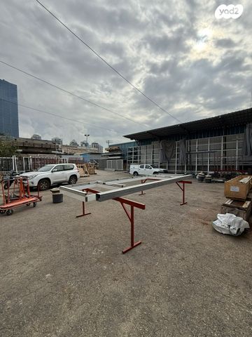 מבני תעשיה, פתח תקווה