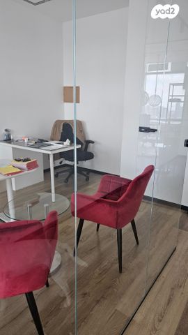 משרדים, הרב ניסנבאום 37, בת ים