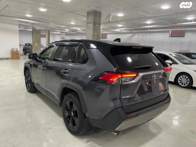 טויוטה RAV4