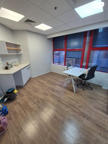 משרדים, זרחין 10, אזור תעשייה קרית אתגרים, רעננה