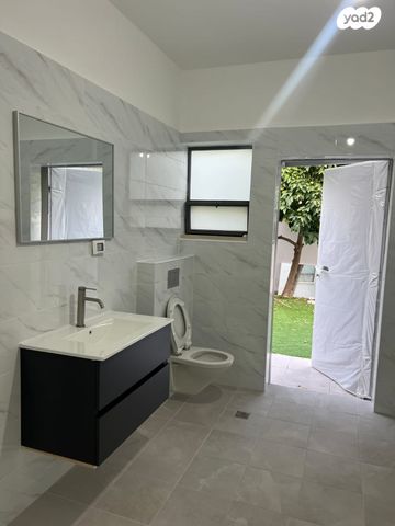 דו משפחתי, קרית טבעון