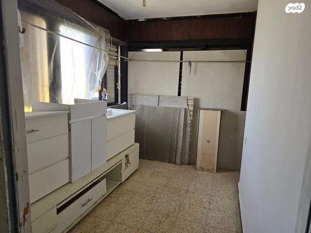 דירה, בן גוריון, לוד