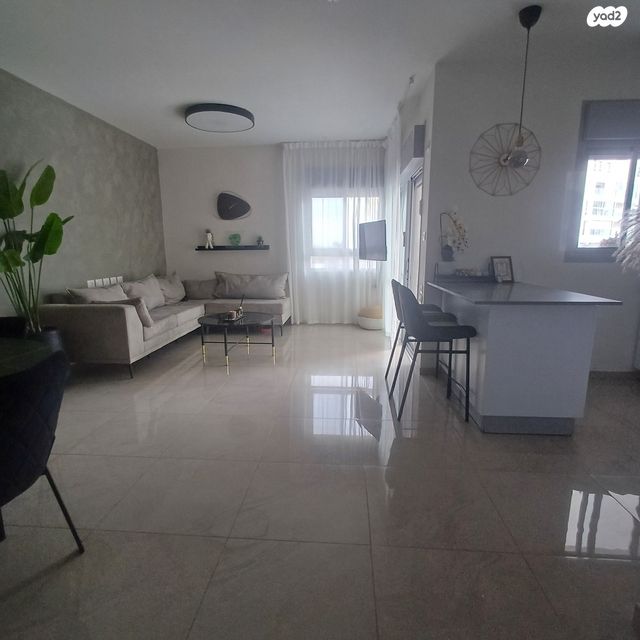 דירה, עמנואל זיסמן, חומת שמואל, הר חומה, ירושלים