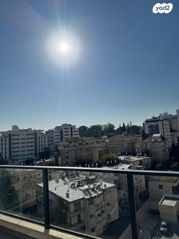 שכונת בן גוריון, מרכז העיר ג'