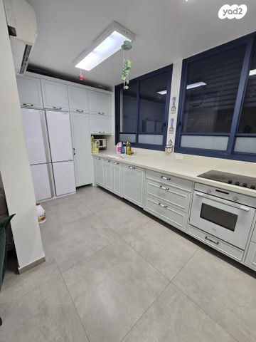 דירת גן, בת ים