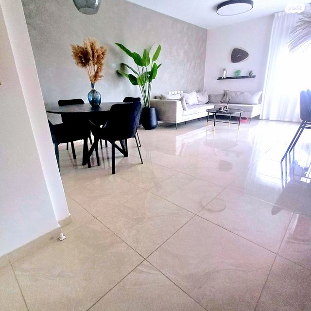 דירה, עמנואל זיסמן, חומת שמואל, הר חומה, ירושלים