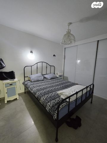 דירת גן, בת ים