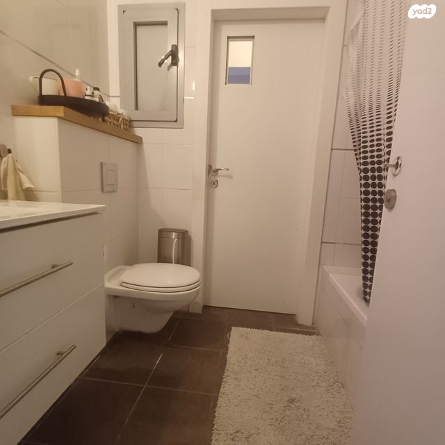 דירה, עמנואל זיסמן, חומת שמואל, הר חומה, ירושלים