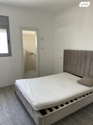 גג/ פנטהאוז, עולי הגרדום 19, שכונה ג', באר שבע