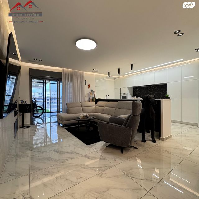 גג/ פנטהאוז, שדרות קק"ל, המחנה הצבאי, קרית מלאכי