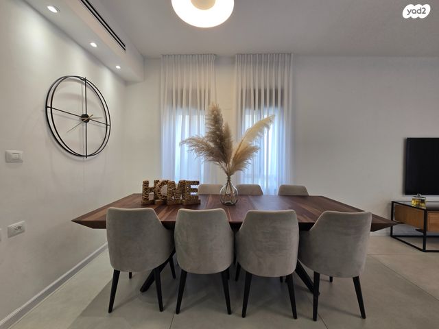 דו משפחתי, הזכוכית 20, בית אליעזר, חדרה